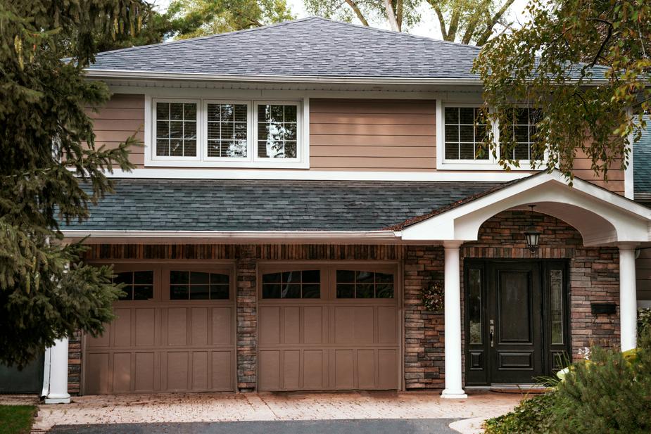 Starting A Renovation: 5 Roof Remodeling Tips