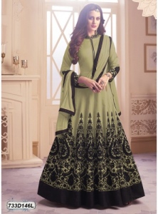 How To Dress In a Traditional Salwar Suit
